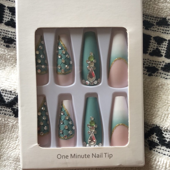 Nails - Picture 3 of 16